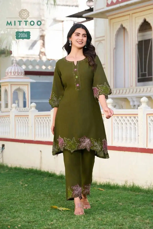 Mittoo Krivaa Viscose Weaving Thread Work Co Ord Set
