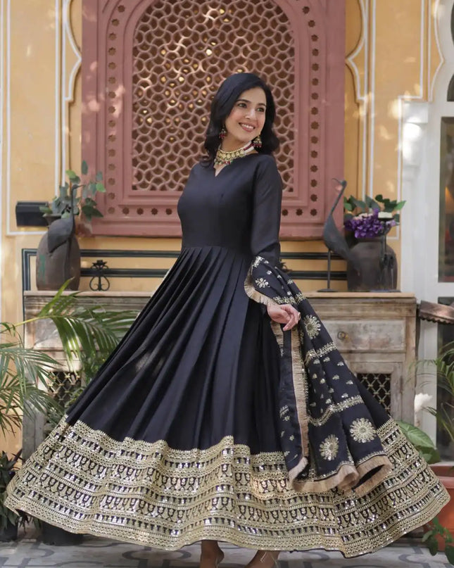 Moni 1139 Black Color New Star Georgette With Embroider Gown With Dupatta