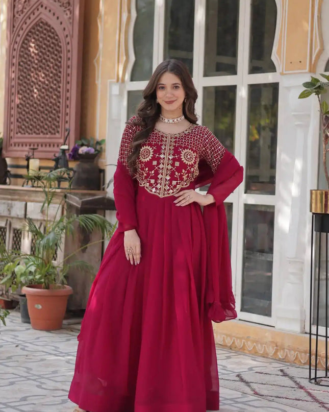 Mohini 9223 Women New Heavy Long And Georgette Gown With Dupatta